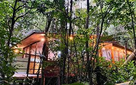 Cabanas La Montana Mountain Lodge